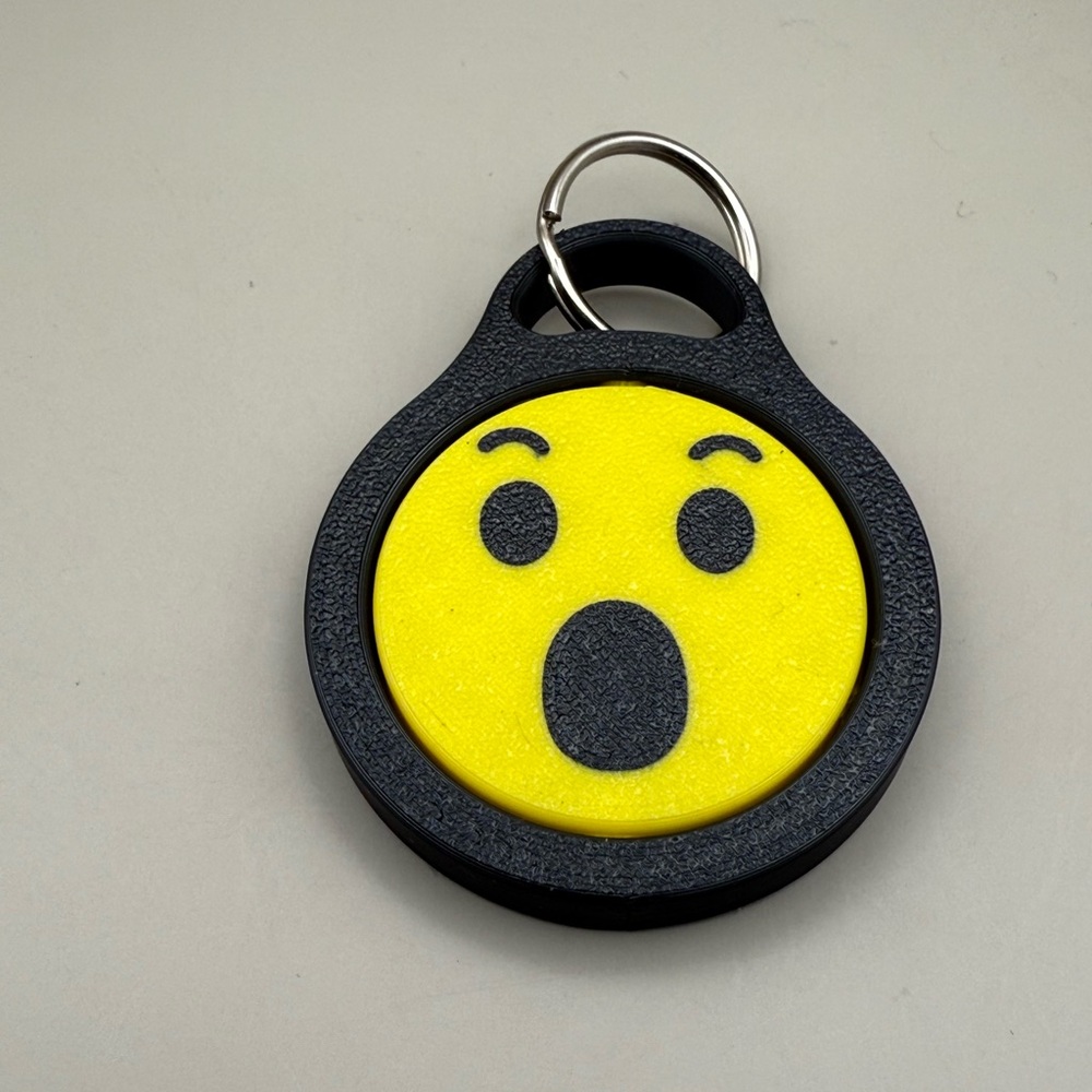 Smiley Face Keychain - Picture 5 of 6